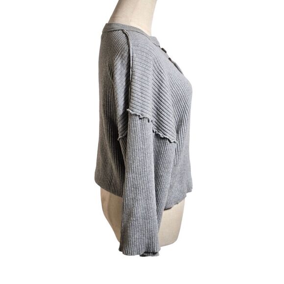 Urban Outfitters Cropped Gray Rib Knit Y2K Henley Style Bell Sleeve Sweater Top - Picture 2 of 7